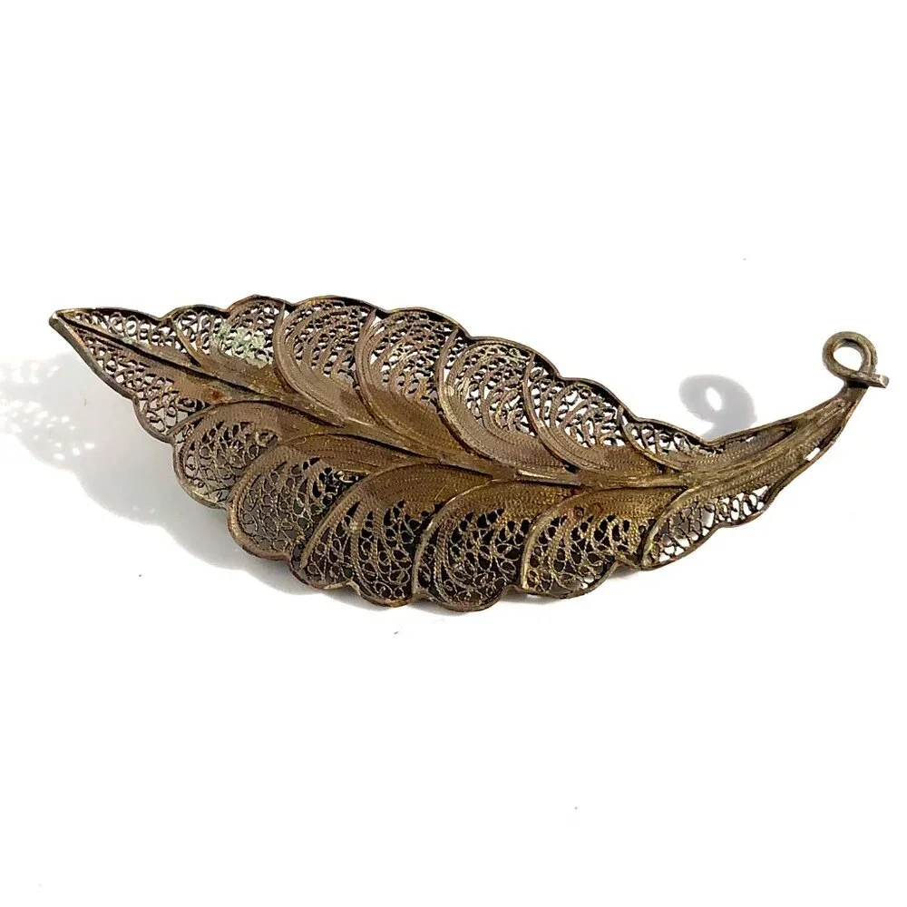vintage filigree leaf pin brooch Portuguese brass tone delicate Victorian nature - Picture 6 of 16